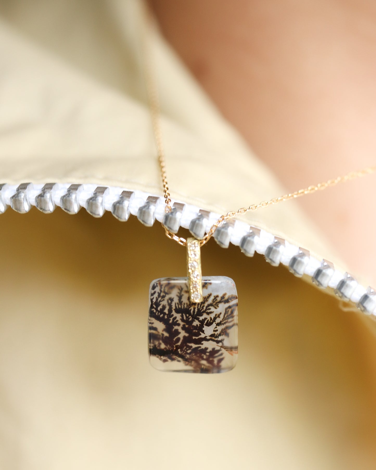 Hibiki Stone Necklace - Dendritic Quartz / Diamond -